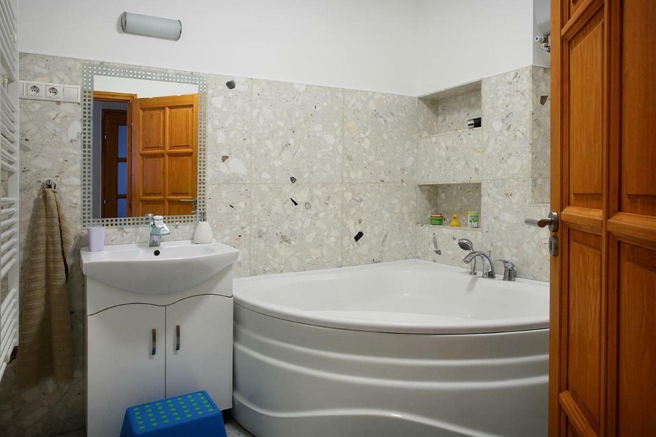 Ecomfort Apartment Kecskemét Eksteriør billede